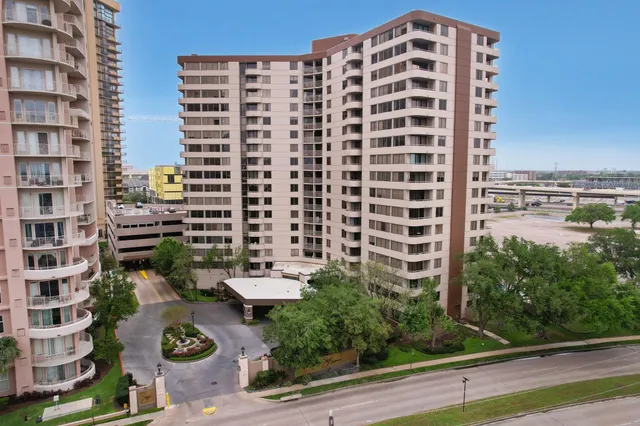 a view of a hallway with elevator