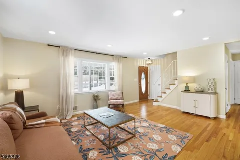 $635,000 | 1 North Branch River Road, Somerville, NJ 08876