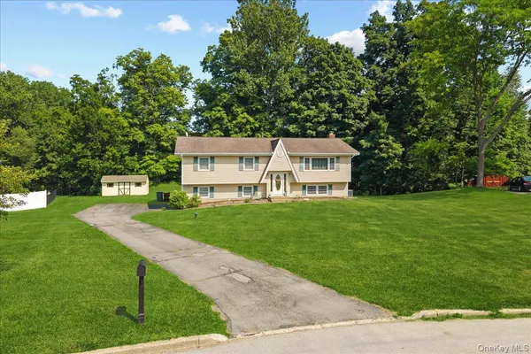 $569,000 | 19 Bradner Drive, Warwick, NY 10990