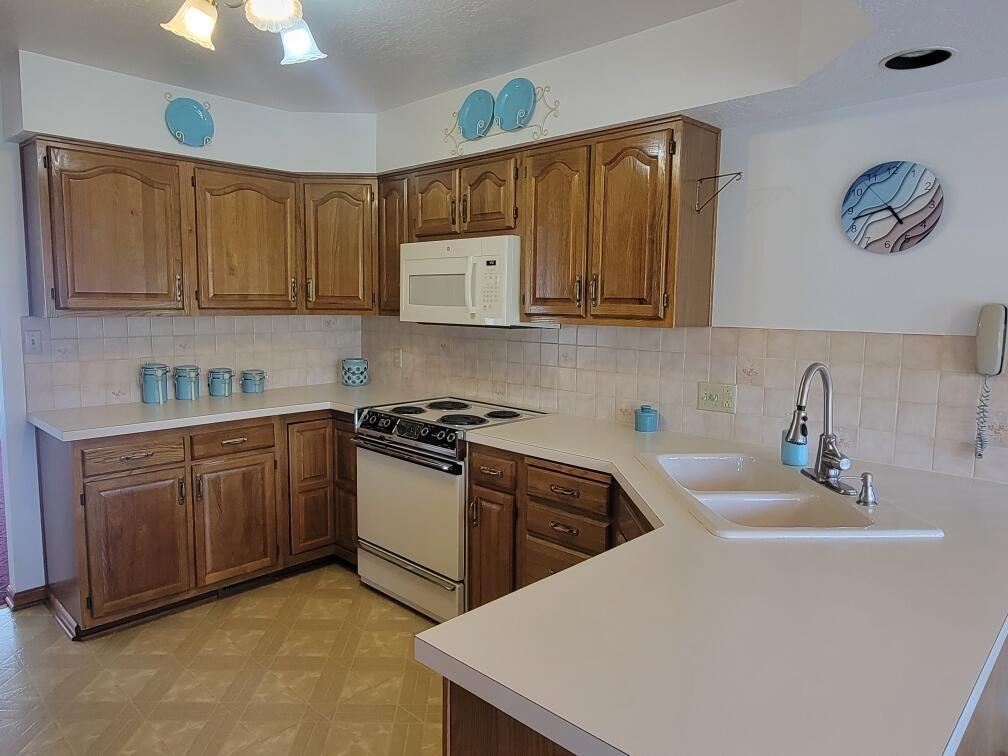7245 Plumb Road Galena, OH 43021 - Photo 5 of 33 Well designed kitchen