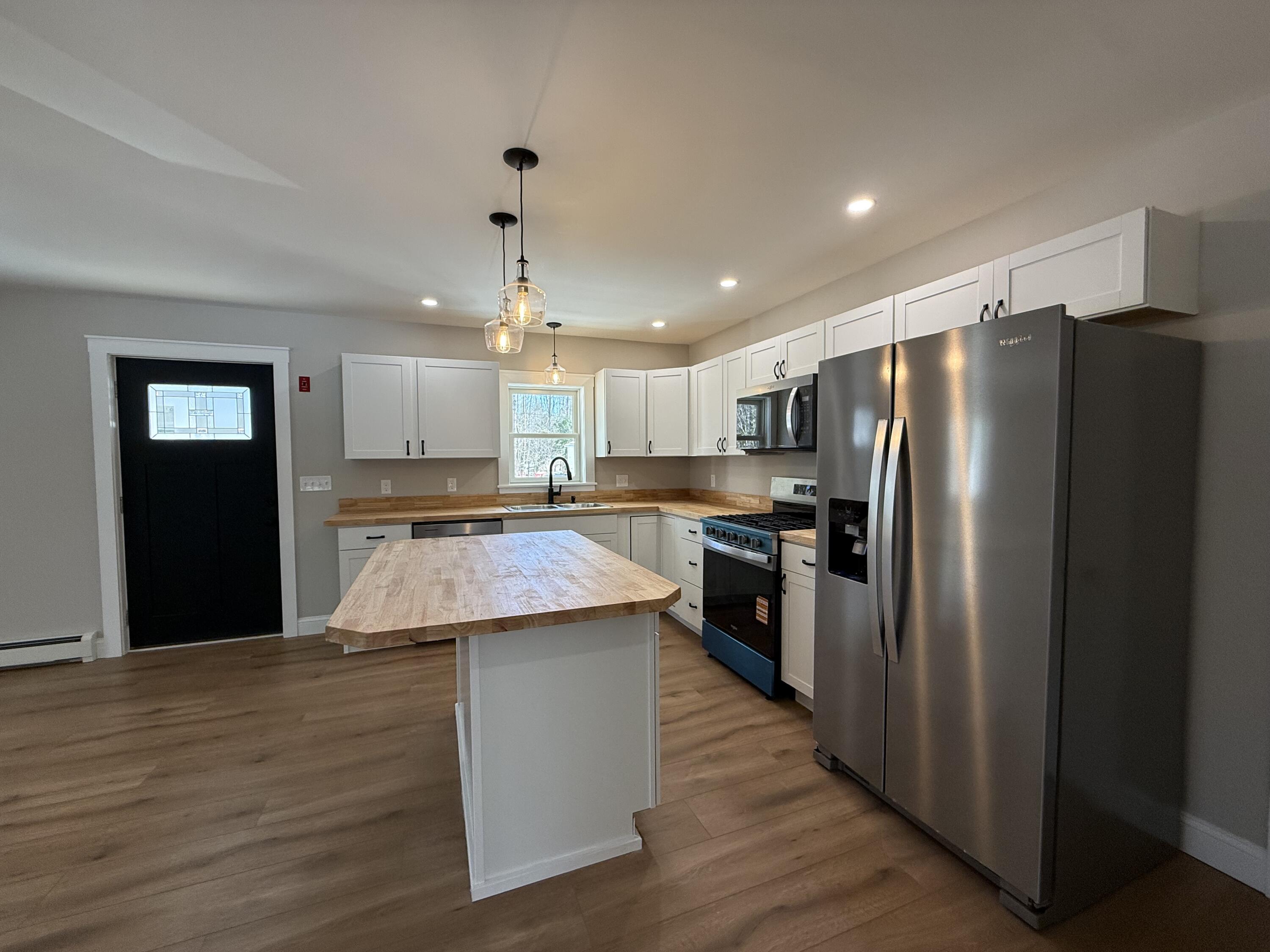 9 Raspberry Hill Road Mechanic Falls, ME 04256 - Photo 7 of 33 IMG_8674