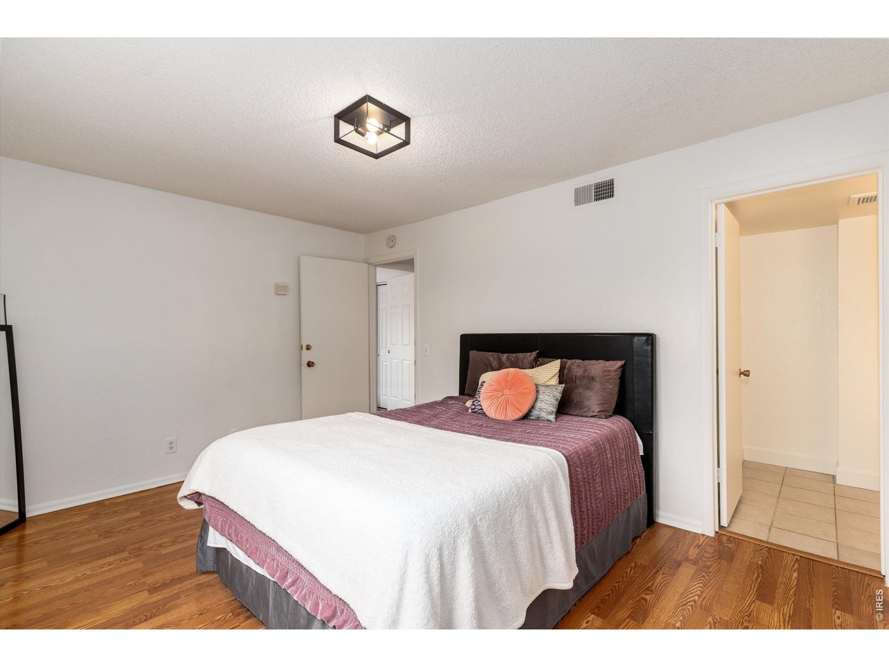 3250 Oneal Circle, Unit H17 Boulder, CO 80301 - Photo 15 of 21 Primary Bedroom with Updated En-Suite Bath