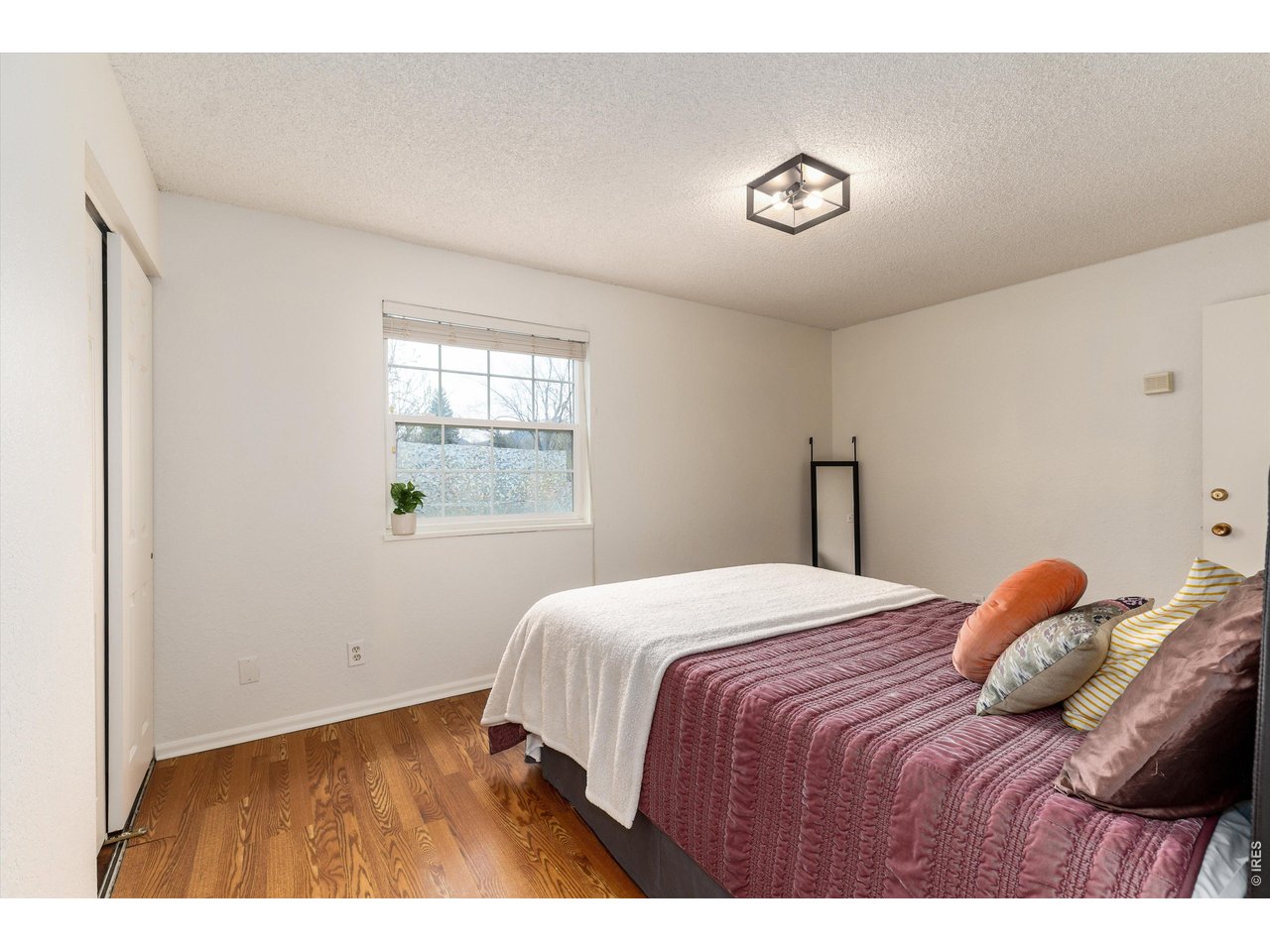 3250 Oneal Circle, Unit H17 Boulder, CO 80301 - Photo 16 of 21 Primary Bedroom with Updated En-Suite Bath