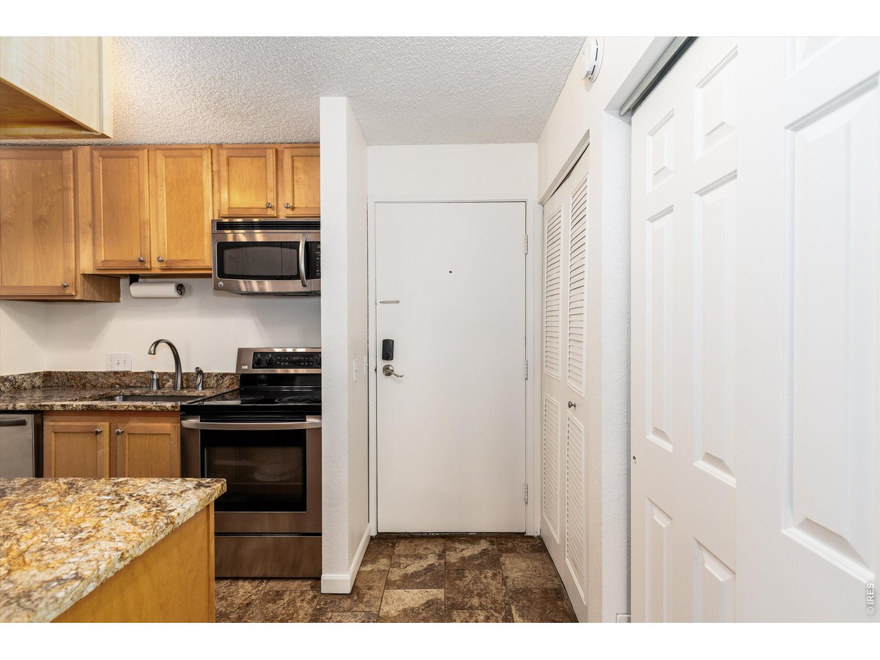 3250 Oneal Circle, Unit H17 Boulder, CO 80301 - Photo 3 of 21 Entry