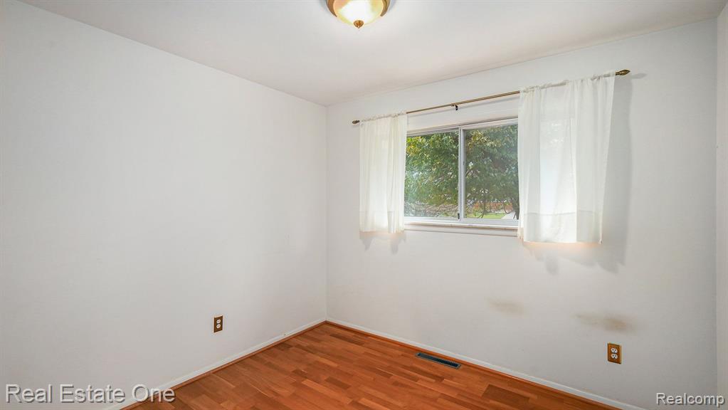 313 Nesbit Lane Rochester, MI 48309 - Photo 18 of 22