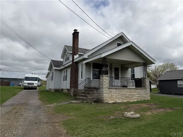 $1,300 | 9141 River Road, Unit 2, Marcy, NY 13403