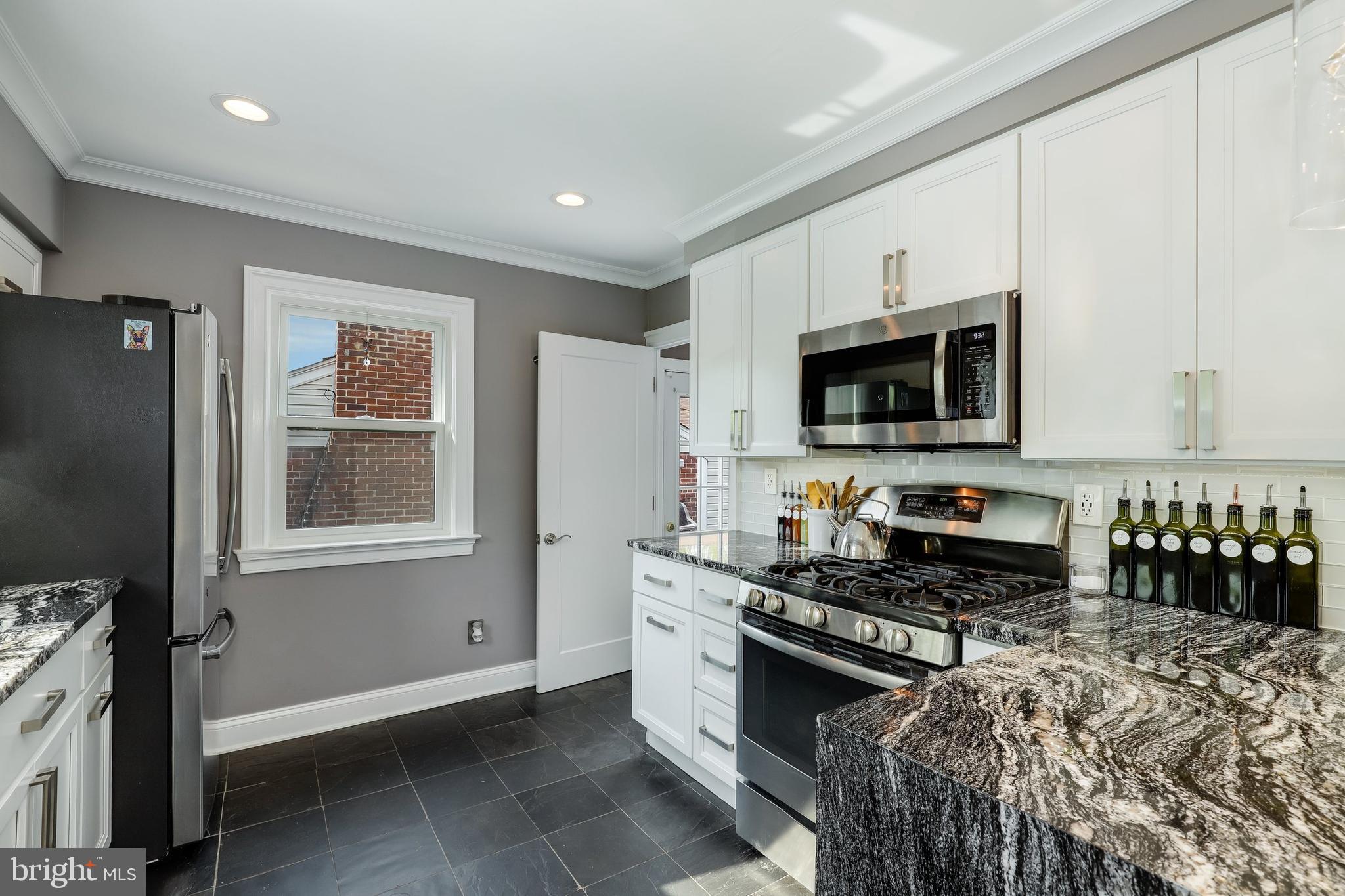 10508 Hayes Avenue Silver Spring, MD 20902 - Photo 6 of 39 Gallery Image 6