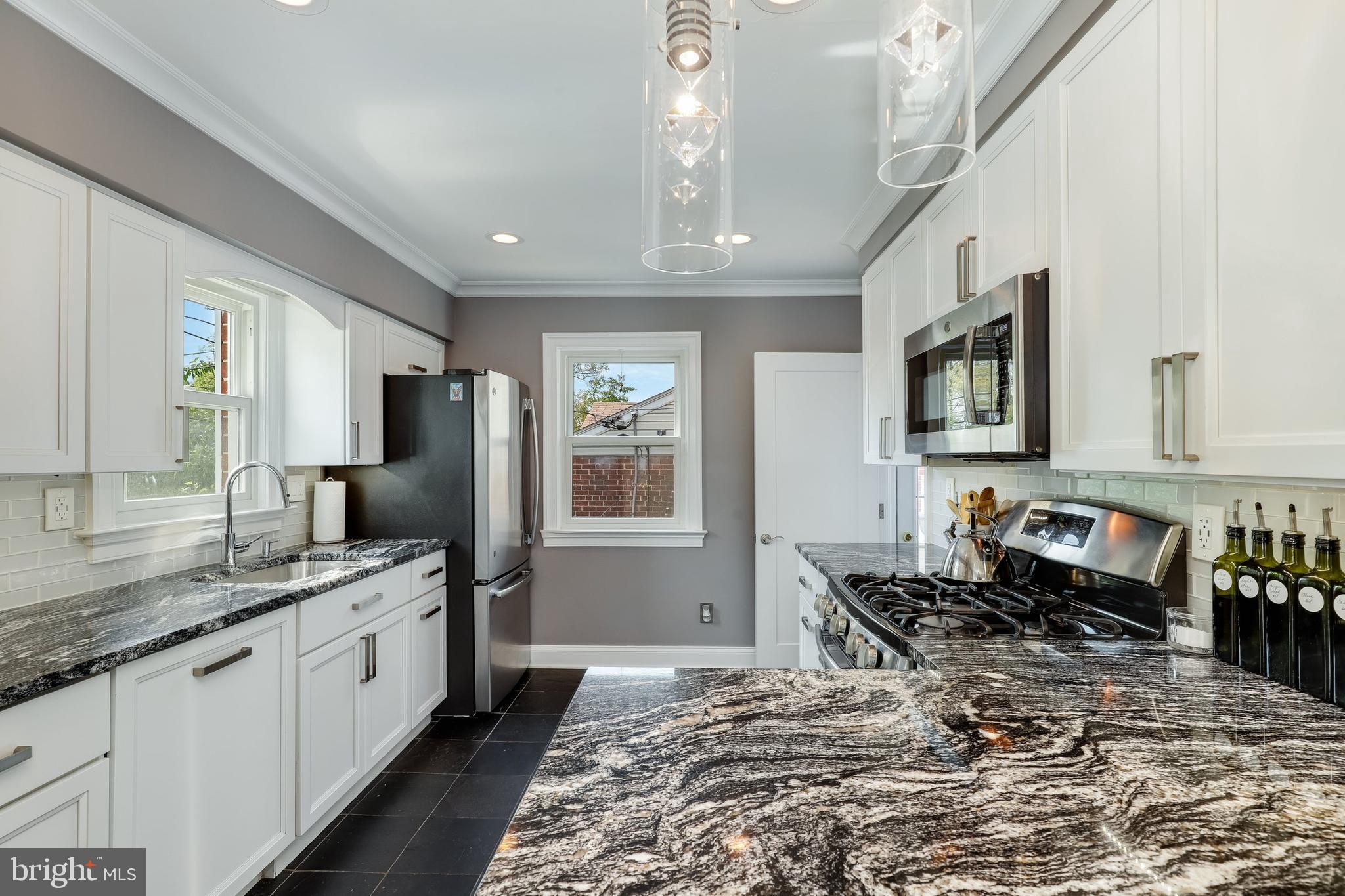 10508 Hayes Avenue Silver Spring, MD 20902 - Photo 10 of 39 Gallery Image 10