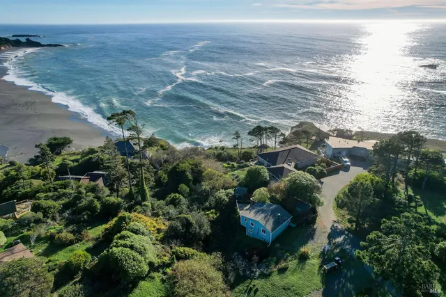 $899,000 | 38882 Honey Run Lane, Gualala, CA 95445