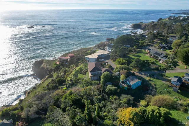 $899,000 | 38882 Honey Run Lane, Gualala, CA 95445