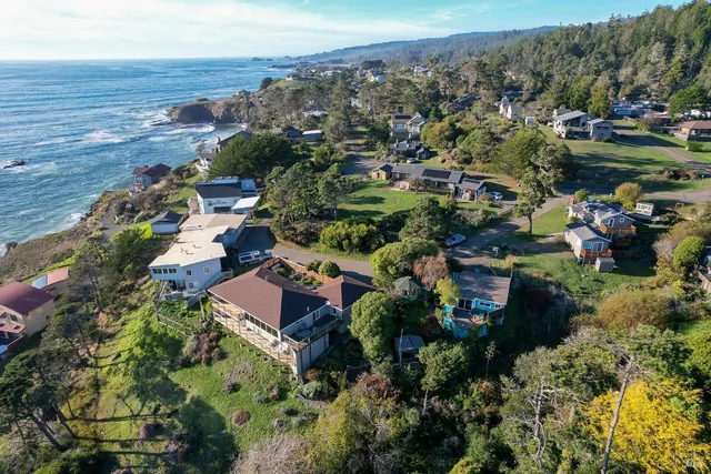 $899,000 | 38882 Honey Run Lane, Gualala, CA 95445