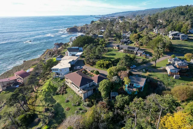 $899,000 | 38882 Honey Run Lane, Gualala, CA 95445