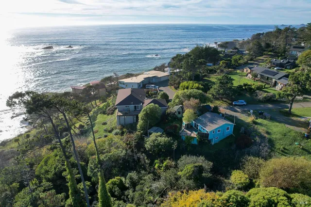 $899,000 | 38882 Honey Run Lane, Gualala, CA 95445