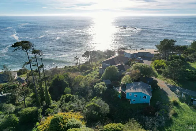 $899,000 | 38882 Honey Run Lane, Gualala, CA 95445