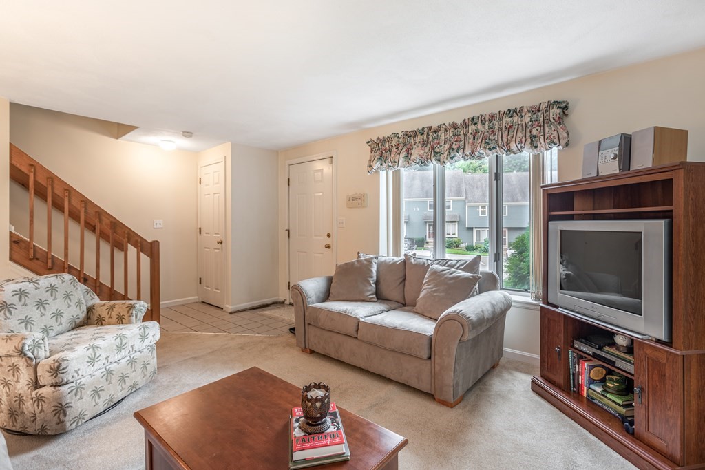 14 Deer Path, Unit 1 Maynard, MA 01754 - Photo 4 of 25