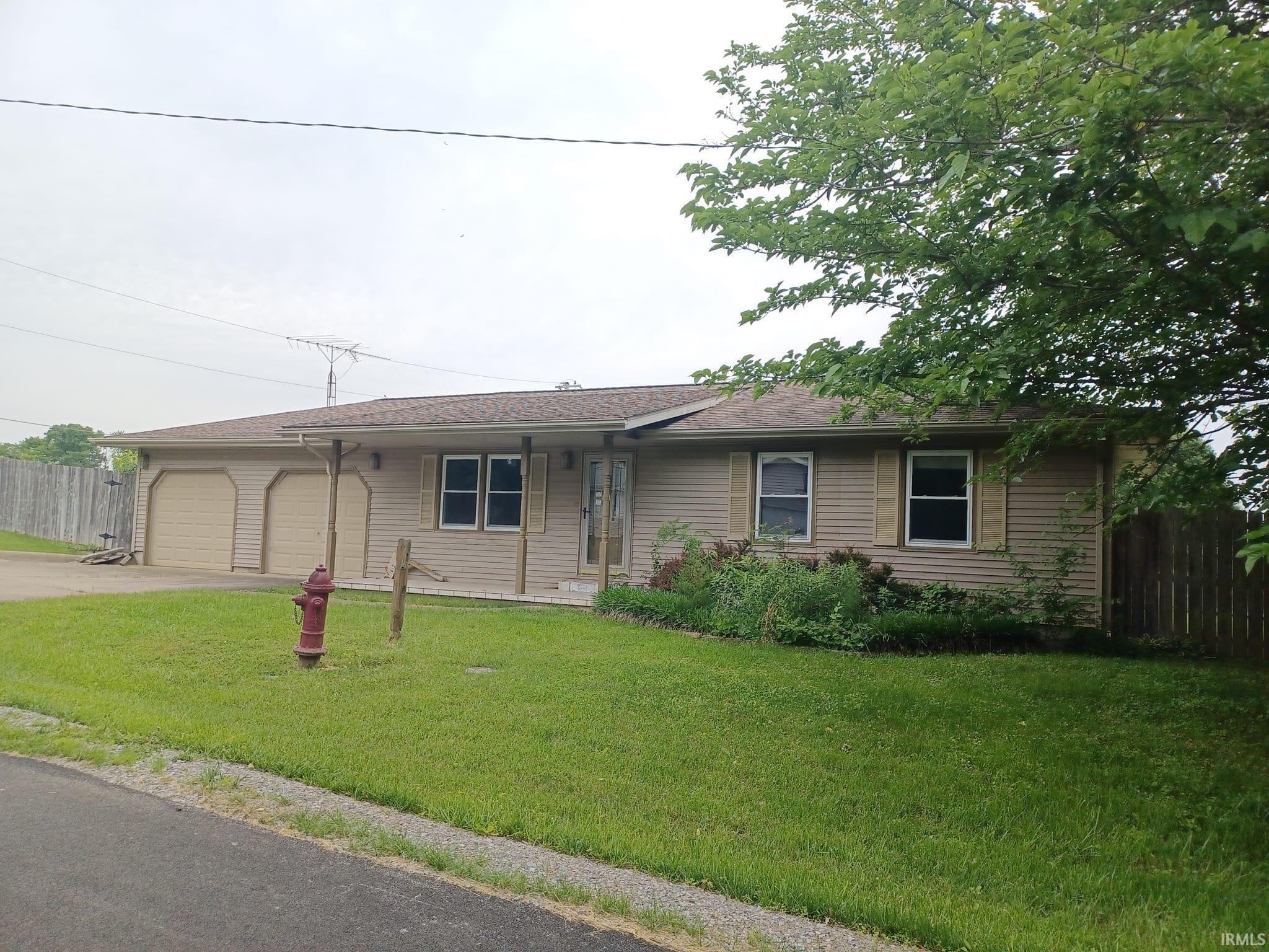 1612 Meadow Street Carmi, IL 62821 - Photo 1 of 10