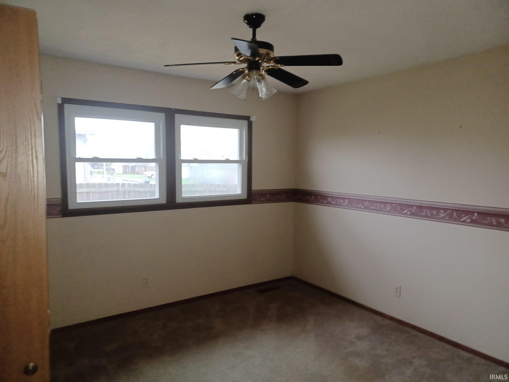 1612 Meadow Street Carmi, IL 62821 - Photo 7 of 10