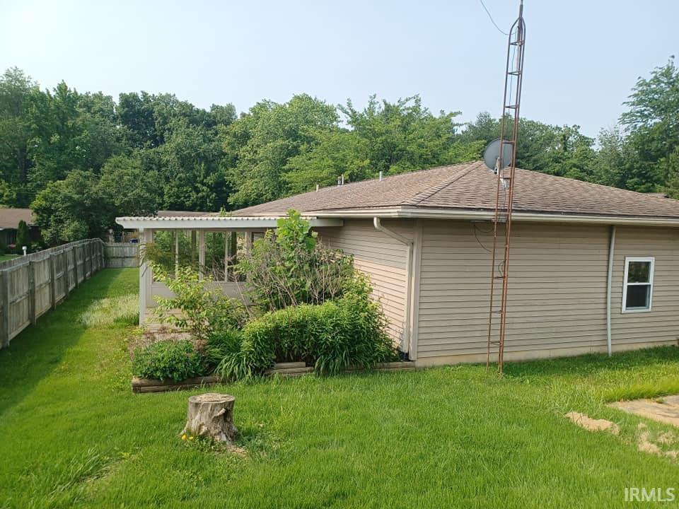 1612 Meadow Street Carmi, IL 62821 - Photo 9 of 10