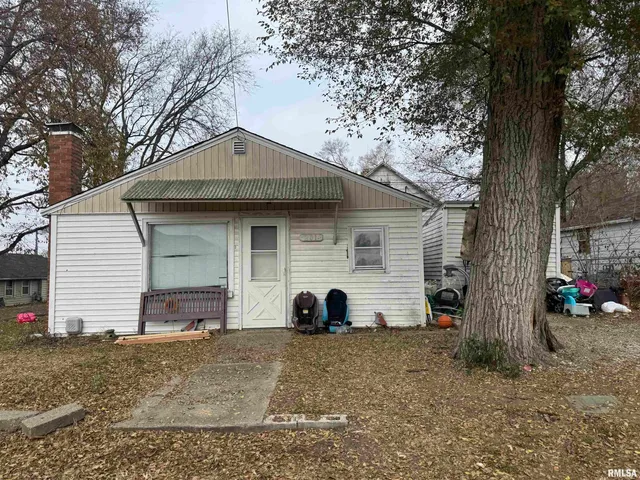 $29,900 | 201 Fleischmann Street, Pekin, IL 61554