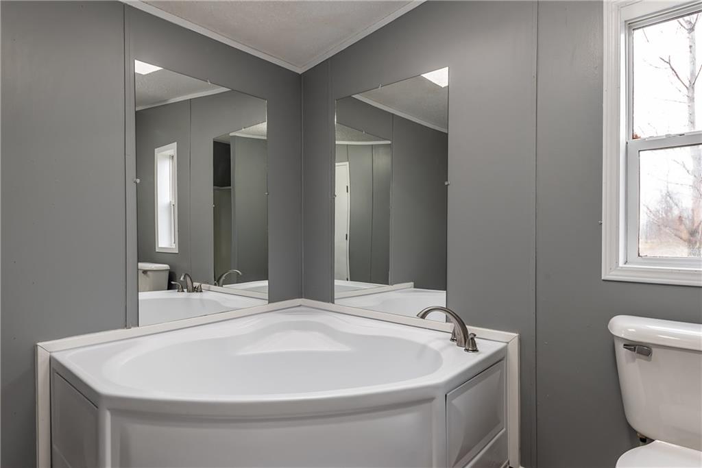 1200 East Cutshall Road Scottsburg, IN 47170 - Photo 16 of 29 Gallery Image 16