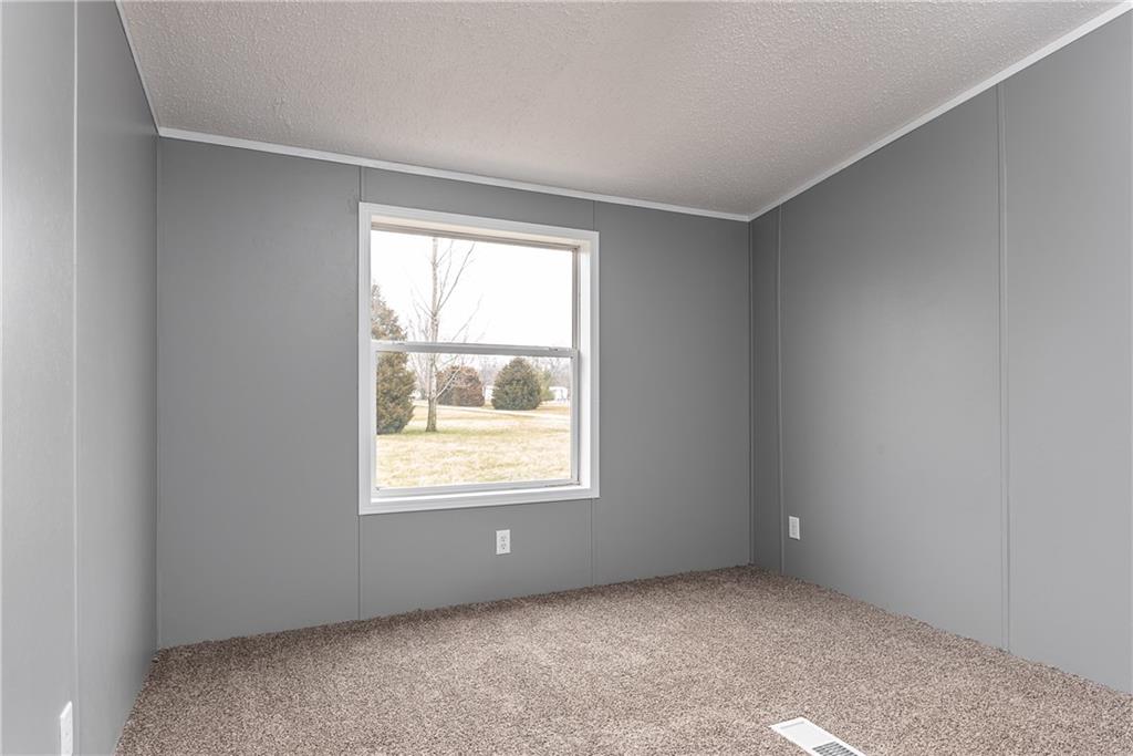 1200 East Cutshall Road Scottsburg, IN 47170 - Photo 19 of 29 Gallery Image 19