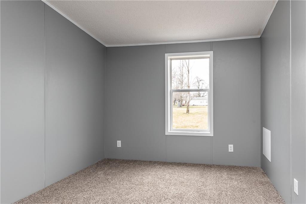 1200 East Cutshall Road Scottsburg, IN 47170 - Photo 21 of 29 Gallery Image 21