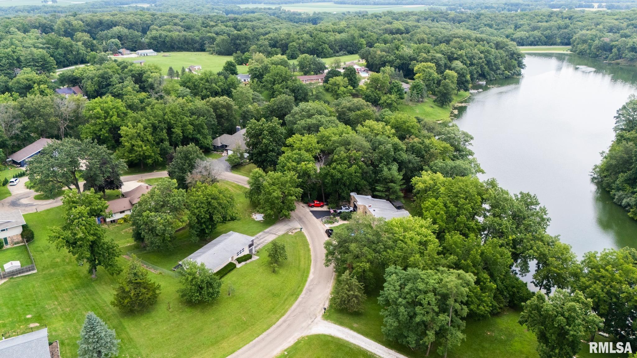 21640 Lago Drive Delavan, IL 61734 - Photo 2 of 26