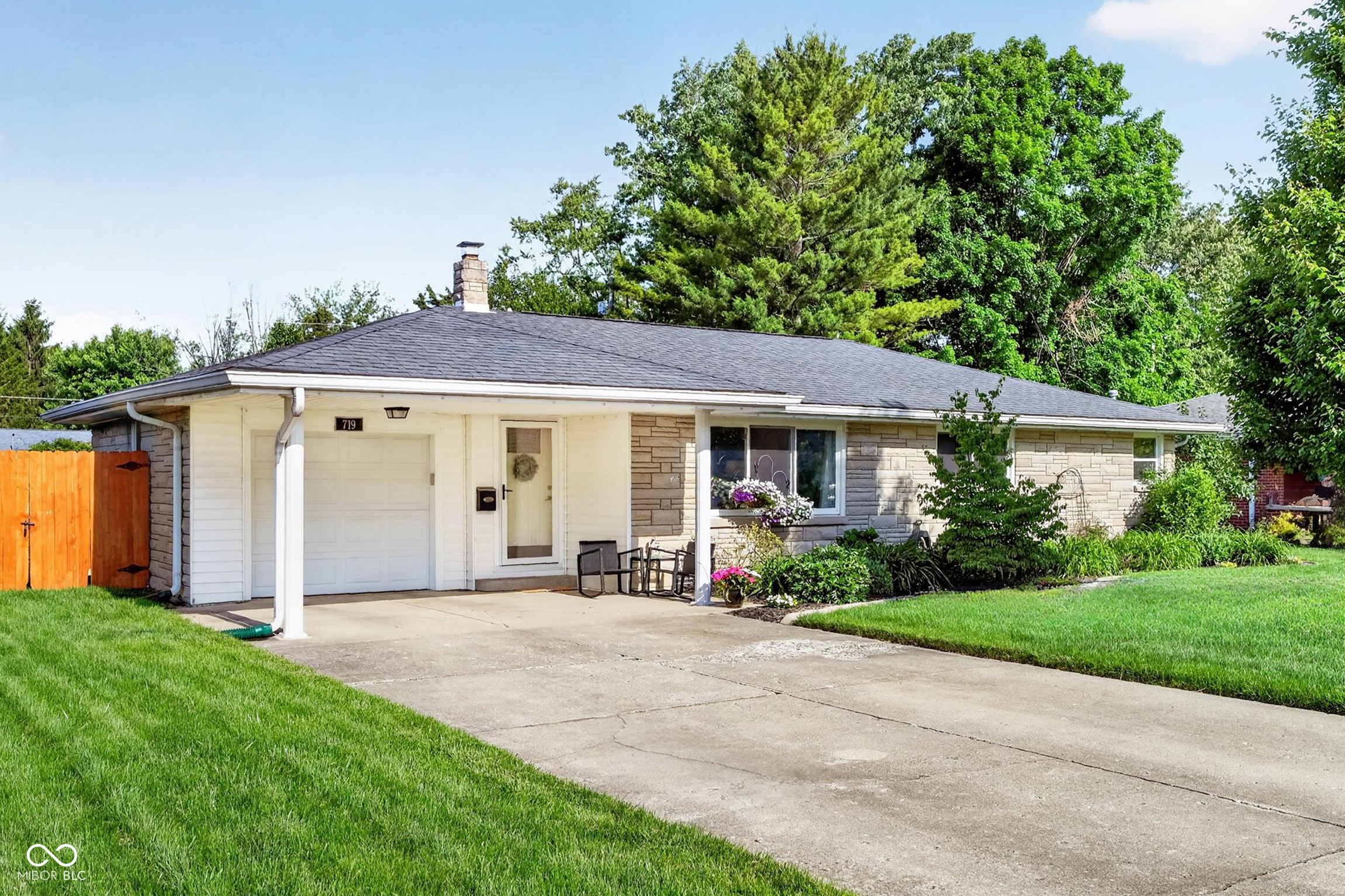 719 South Rangeline Road Anderson, IN 46012 - Photo 1 of 27