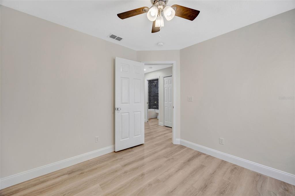 511 Center Point Road Valrico, FL 33594 - Photo 10 of 40