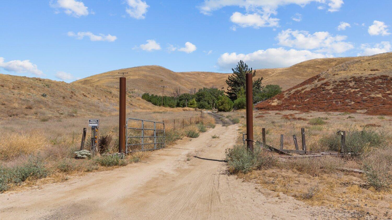 13113 Johnson Road Lake Hughes, CA 93532 - Photo 8 of 61 07-JohnsonRd-fdd61b4775