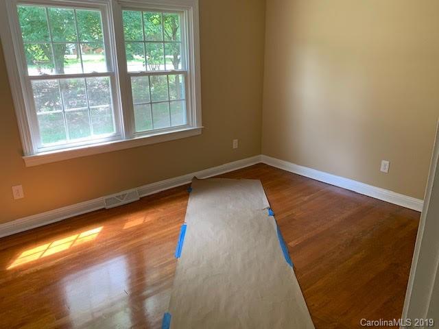 2334 Ashley Road Charlotte, NC 28208 - Photo 5 of 11 Gallery Image 5