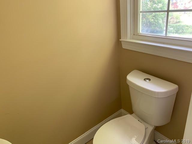 2334 Ashley Road Charlotte, NC 28208 - Photo 6 of 11 Gallery Image 6