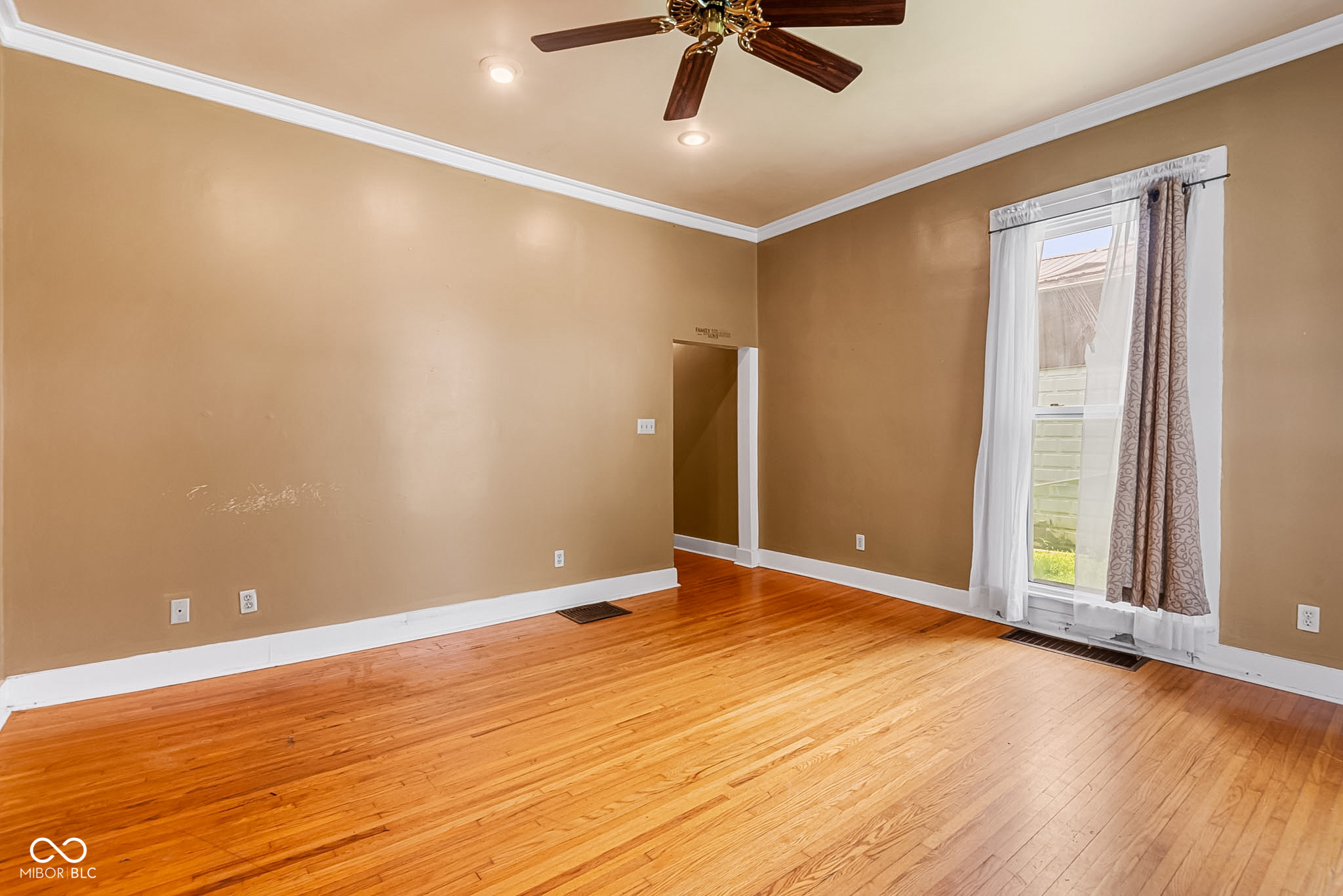 1109 23rd Street Columbus, IN 47201 - Photo 3 of 25