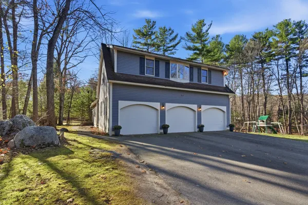 $859,900 | 116 Westfall Road, Pelham, NH 03076