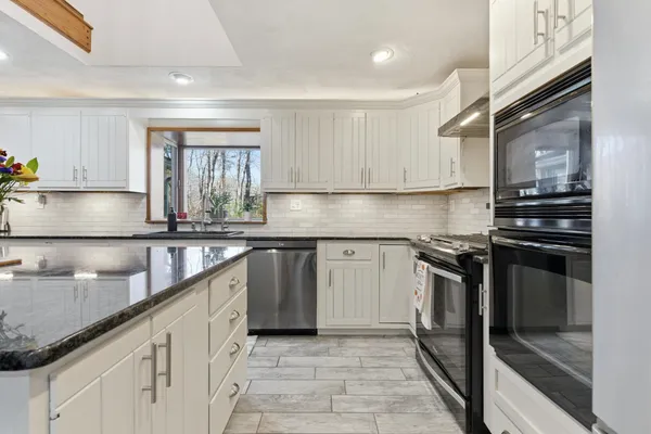$859,900 | 116 Westfall Road, Pelham, NH 03076