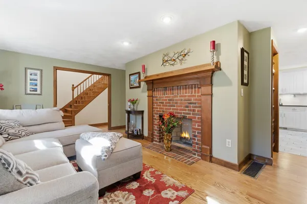 $859,900 | 116 Westfall Road, Pelham, NH 03076