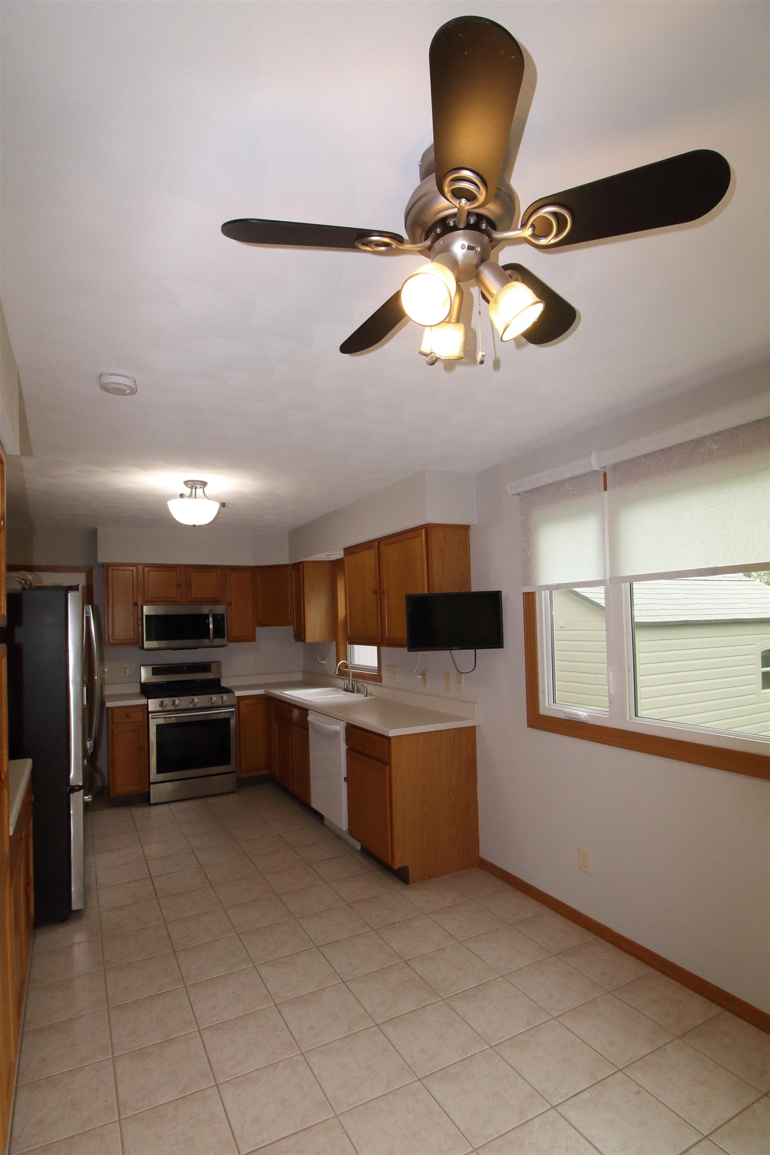 6811 Hedgewood Road Rockford, IL 61108 - Photo 6 of 23