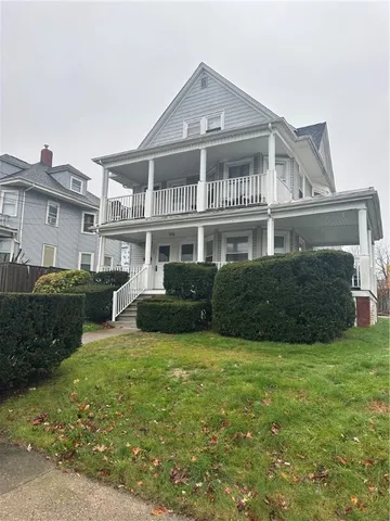 $2,600 | 1229 Narragansett Boulevard, Unit 1, Cranston, RI 02905