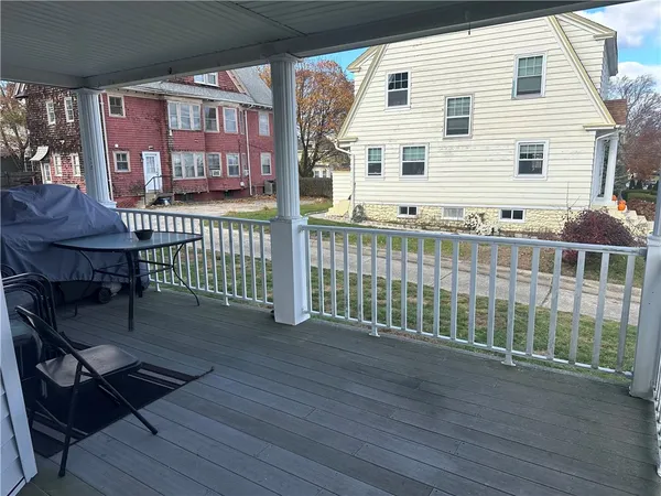 $2,600 | 1229 Narragansett Boulevard, Unit 1, Cranston, RI 02905