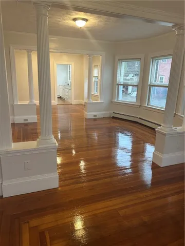 $2,600 | 1229 Narragansett Boulevard, Unit 1, Cranston, RI 02905