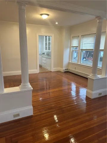 $2,600 | 1229 Narragansett Boulevard, Unit 1, Cranston, RI 02905