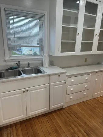 $2,600 | 1229 Narragansett Boulevard, Unit 1, Cranston, RI 02905