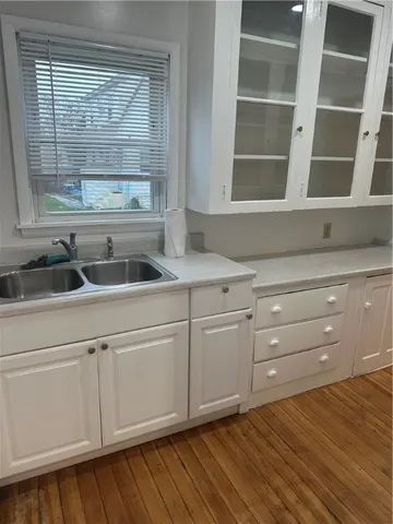 $2,600 | 1229 Narragansett Boulevard, Unit 1, Cranston, RI 02905