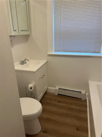 $2,600 | 1229 Narragansett Boulevard, Unit 1, Cranston, RI 02905