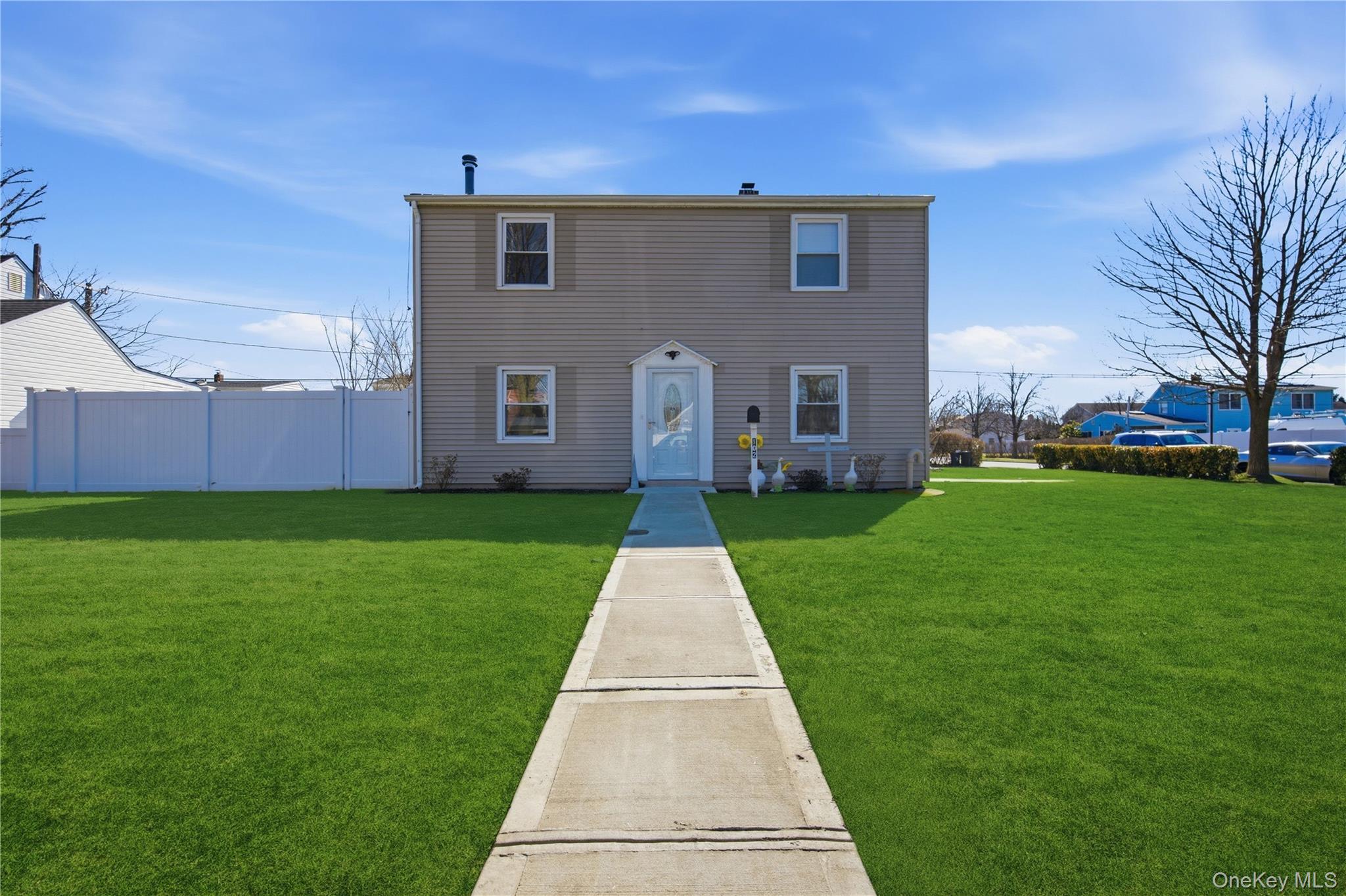 102 Old Farm Road Levittown, NY 11756 - Photo 1 of 30