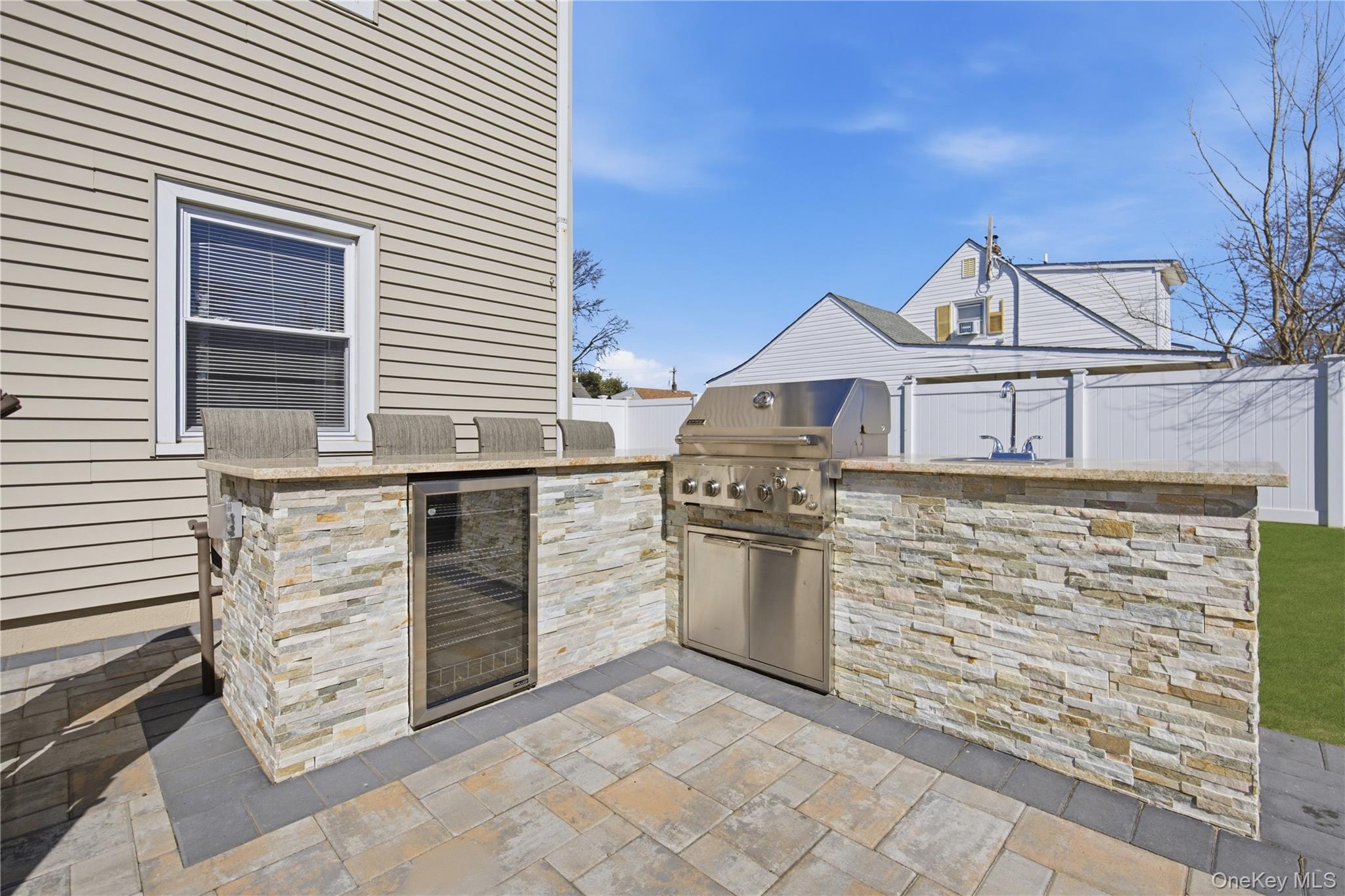 102 Old Farm Road Levittown, NY 11756 - Photo 23 of 30