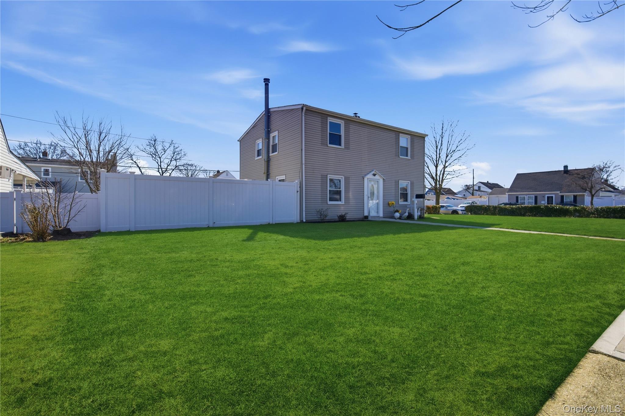 102 Old Farm Road Levittown, NY 11756 - Photo 26 of 30