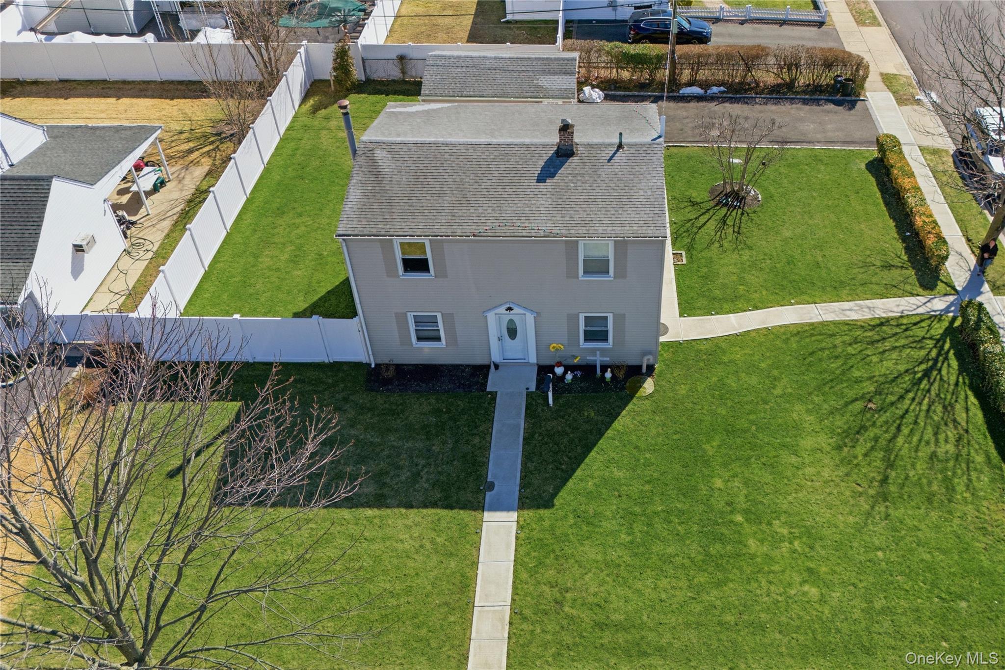 102 Old Farm Road Levittown, NY 11756 - Photo 3 of 30