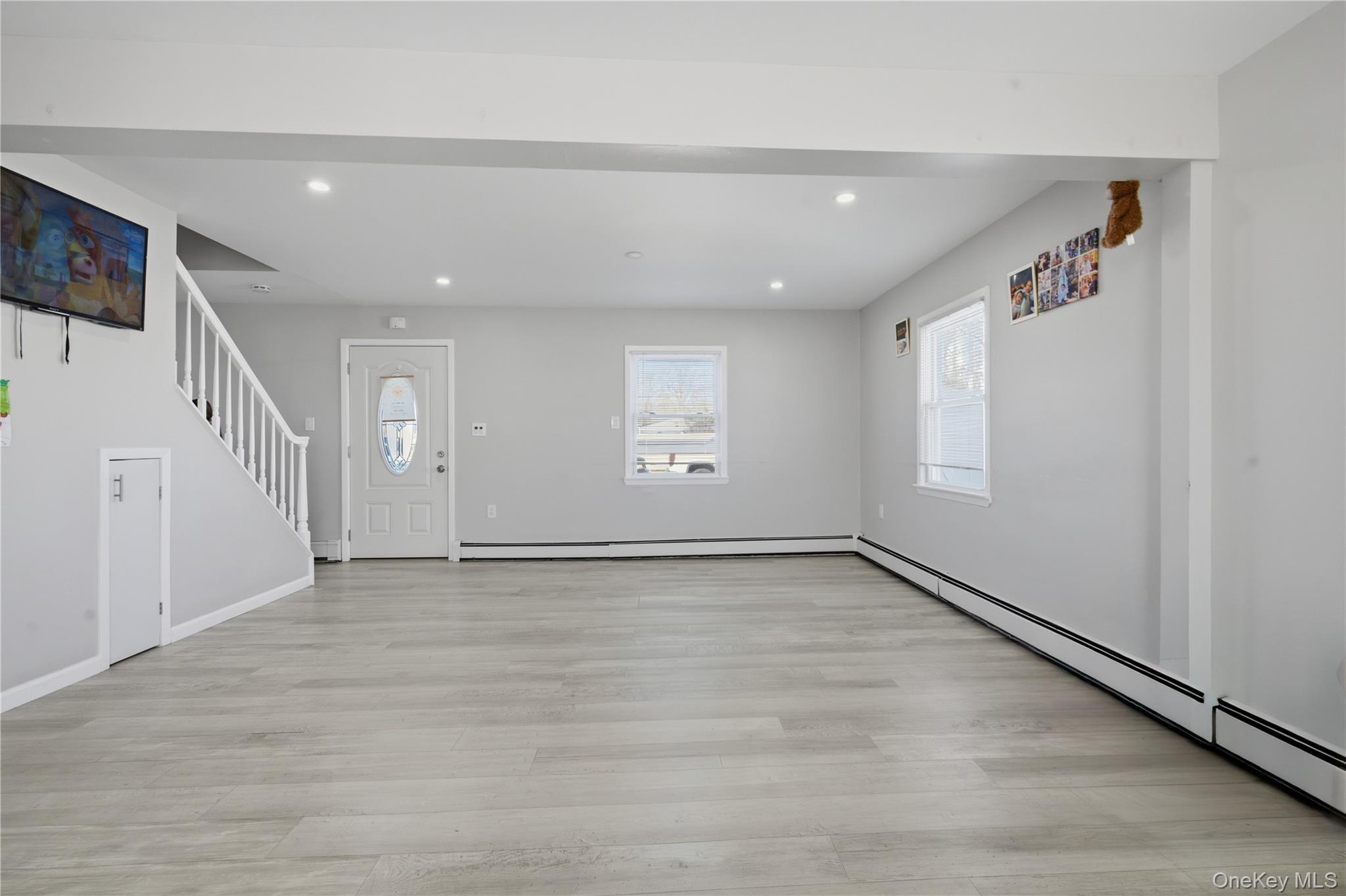 102 Old Farm Road Levittown, NY 11756 - Photo 4 of 30