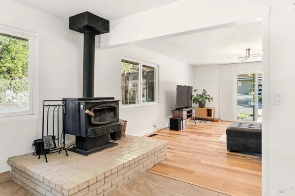 $619,000 | 185 Grace Court, Cloverdale, CA 95425
